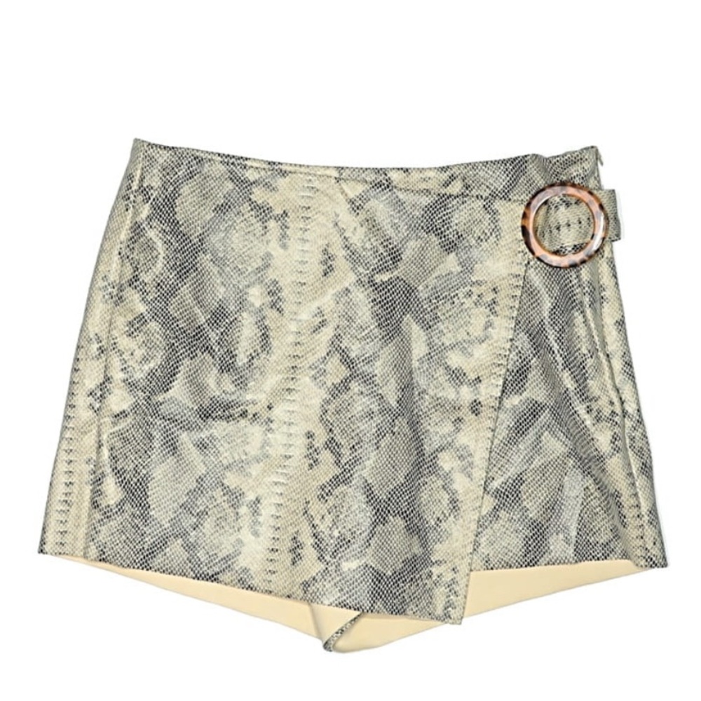 Zara Beige Snakeskin print Skort

💰 ‼️ BLACK FRIDAY SALE ‼️ 💰